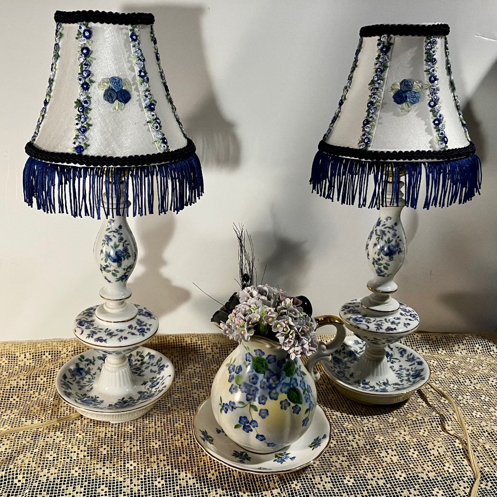 Shabby Chic Boudoir Lamps with Vase